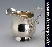 Art-Deco-Kännchen, deutsch, 925er Silber, Hammerschlagverzierung, Meistermarke J.H. Wilm, Berlin, hervorragende Verarbeitung, ca. 185 g, H ca. 10 cm