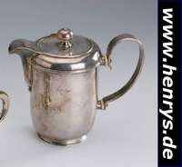 Moccakännchen, 900er Silber, um 1910, Kleemann München, Hammerschlagverzierung, seitl. Deckel, Griff mit Dämmringen, massive schwere Ausf., ca. ...