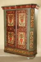 Bauernschrank, süddeutsch/Österreich, um 1800 , sogenannter Spaltschrank, Weichholz bemalt, auf Kugelfüßen, diese wohl später, schwere ...