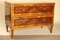 Empirekommode, deutsch, um 1790, Korpus Weichholz, Nuß- und Kirschbaum furniert, auf konischen Beinen, allseitig breite Bandintarsien aus Mahagoni, ...