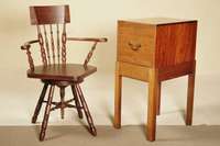 Schiffsmöbel, England, um 1925, ArtDeco, Mahagoni massiv, auf eckigen Hochbeinen, Oberteil abnehmbar, mit einer großen Schublade, original ...