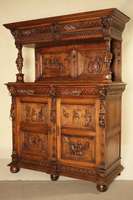 Aufsatzbuffet, Flandern, um 1870, Eiche massiv, auf gedrückten Kugelfüßen, seitlich mit kassettierten Füllungen, Frontinlets mit volkstümlichen ...