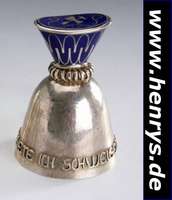 Tischglocke, deutsch 30er Jahre, Meistermarke IB, reine Treibarbeit, aufgesetzte Beschriftung im Jugendstil, Griff oval, zylindrisch verlaufend, in ...
