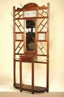 Garderobe, Frankeich, um 1930, Gestell Eiche massiv, komplett auf Rahmen gearbeitet, Rahmenstreben 3-fach gerillt, im oberen Teil Stäbe diagonal ...