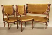 Salongruppe, um 1890, bestehend aus Sofa, Stuhl u. 2 Armlehnstühlen, nach franz. Vorbild, Rahmen Nußbaum massiv, mit feiner Bildhauerarbeit, ...