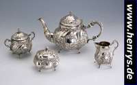 3-teiliges Teeset, Hanau um 1930, 835er Silber, Christian Widman, best. aus: Teekanne,ca. 16 cm, Milchkännchen,H. ca. 8 cm, 1 x Zuckerdose, H. ca. ...