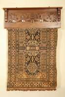 Gardeorbe, deutsch, um 1900, Eiche massiv, auf Teakholz gebeizt, Rückenblatt mit typischer abstrakt floraler Flachschnitzerei, original ...