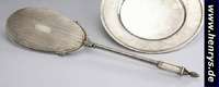 Handspiegel, deutsch um 1900, 925er Silber, reiner Klassizismus mit leichtem Barockein- schlag, guill., schöne schwere Qual., Monogr.-feld frei, ...