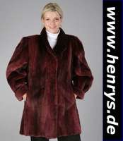 Geschorene Fuchslongjacke, Gr. ca. 40/42, in versch. Brombeerfarben eingefärbt, lilafarbenes Innenfutter, 2 seitl. Einschub- taschen, Kragen, ...