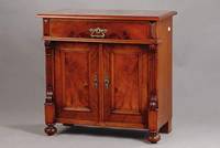 Halbschrank, deutsch, um 1880/90, Gründerzeit, Nußbaumfurnier, z.T.gespiegelt, kannelierte Lisenen, o.Schlüssel, ca. 75x76x39cm