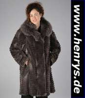 Geschorene Kaninchen-Longjacke, grau, mit Fuchskragen, Gr. ca. 38, graues Innen- futter, Felle quer verarbeitet, grauer Fuchs- kragen mit Zierknopf, ...