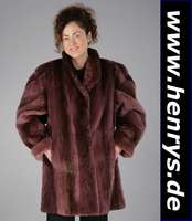 Geschorene Fuchslongjacke, Gr. ca. 38/40, in versch. Brombeerfarben eingefärbt, lilafarbenes Innenfutter, 2 seitl. Einschub- taschen, Kragen, ...