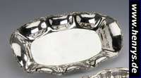 Anbietschale, Mexiko, 925er Silber, Rand mehrfach gelappt, sparsam abstrakt verziert, Gebr.-Sp., ca. 6 x 31 x 20 cm, ca. 585 g Boden mit ...