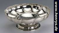 Fußanbietschale, Spanien, 916er Silber, Hammerschlagverzierung, mehrfach gebaucht, Perlleistenverzierung, hoher Standring, H ca. 11 cm, D ca. 28 ...