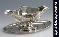 Sauciere mit integriertem Unterteller, Frankreich/Paris um 1900/10, 950er Silber, sign. Boulenger, seitl. Griffe, abstrakt floral verziert, Tablett ...