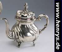 Teekanne, deutsch, 925er Silber, Meistermarke Emil Hermann Schwäbisch Gmünd, bauchige Form, 4 Füße mit Muscheldekor, Deckelbekrönung, Deckel ...