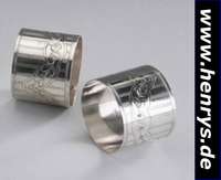 Paar Serviettenringe, Frankreich um 1900, 950er Silber, reiner Klassizismus, umlaufenderfloraler Dekor, D ca. 4.8 cm