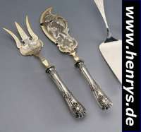 2-teiliges Fischvorlegebesteck, deutsch um 1900, 800er Silber, Gebr.-Teile Metall teilvergoldet, graviert, Darst. angelnder Putto bzw. Fischdekor, ...