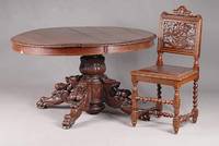 Runder Tisch mit drei Stühlen, Niederlande oder Belgien, um 1880-90, Eiche massiv und furniert, reich geschnitzt, Tische ehemals zum ausziehen ...