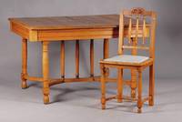 Tisch u. 6 Stühle, Frankreich, um 1900, ausziehbar, Korpus Eiche massiv, 2 Einlegeböden WH, Beine in Säulenform verschränkt, 6 Stühle passend m. ...