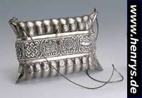 Handtasche, orientalisierend, Silber gepr., mehrfach gebaucht, abstr. verziert, reine Handarbeit, Umhängeriemen, 20 x 14 cm, ca. 320 g