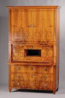 Sekretäraufsatzschrank, dt., um 1880/90, Korpus WH/HH, Wurzelnußfurnier gesp.verlegt, 3-schübig, Oberteil Buch/Aktenschrank, Mittelteil: Sekretär ...