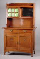 Aufsatzschrank, deutsch, um 1904/06, Korpus HH, Front u. Seiten auf Rahmen gearbeitet, 2 integr. Schubladen, Beschl. u. Schloss a.d. Zeit, Eiche ...