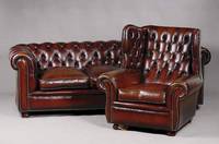 3-Sitzercouch m. 2 Sesseln, 80er/90er Jahre,nach engl. Vorbild v. 1910, lose Kissen, Rücken u. Armlehne geheftet u. genoppt, Lederbezüge ...