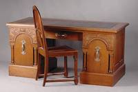 Schreibtisch mit 2 Stühlen, deutsch, Karlsruhe, 1904/06, Eiche furniert/massiv, Jugendstil, sog. Neogermanistischer Stil, Altersspuren, Tisch ca. ...