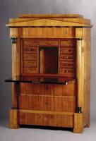 Schranksekretär, wohl Berlin, um 1815/20, Korpus massiv Kiefer bzw. Zirbelkiefer, ausgesuchtes Kirschbaumfurnier gesp. verlegt, frontal senkrecht ...