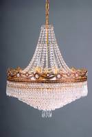Prismenlüster, Spanien, 20/30er J., kaskadenförmige Prismenstränge, Messingkranz mit Blatt-u.Rankenwerk, einzapfenförmiger Behang, 6 ...