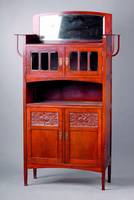 Prunkschrank, deutsch, um 1910, Jugendstil, Mahagoni massiv, z.T. furniert, auf eckigen Beinen, Zarge l. gebogen, gerader Korpus, Türfüllungen m. ...