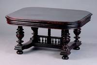 Couchtisch, Frankreich, um 1890, Eiche massiv/Furnier, 4-säulig m. Balustrade, Beine gekürzt, neu verleimt, Alters- u. Gebr.-Sp., ca. 52x100x86 cm