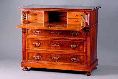 Gründerzeitkommode, um 1890, 4-schübig, Wurzelnußfurnier gesp. verlegt, obere Schublade als Schreibschublade, Ablegefach, 4 -schübig, ...