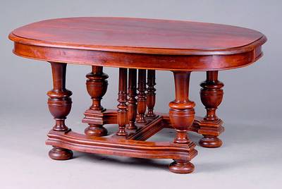 Couchtisch, Frankreich, um 1880/90, ursp. Ausziehtisch, Nußbaum massiv auf Mahagoni gebeizt, gedrechselte Balusterbeine, Fußgestell 6-fach ...