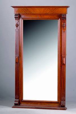 Spiegel, deutsch, um 1880/90, Gründerzeit, Korpus WH, Wurzelnußfurnier z.T. gesp. verlegt aufgesetzte Zierleisten in Rocaillen u. Rosettenform, ...