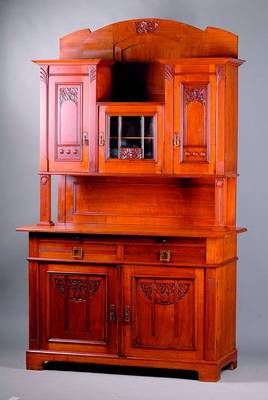 Aufsatzschrank, wohl Frankreich, um 1910, Korpus Eiche massiv, Mahagonifurnier, Front auf Rahmen gearb., abstrakt florale Flachschnitzereien im ...
