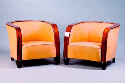 Paar Sessel, Art-Deco, um 1925/30, Palisanderfurnier, umlaufend, Balusterbeine, Lederbezüge v.hoher Qualität, diese paspeliert, wohl sek., zeitlos ...