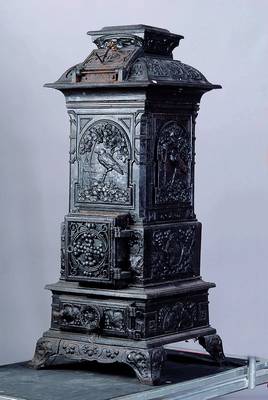 Jugendstilofen, deutsch, Primavest Gravenhorst, um 1900, Gußeisen, reiche Ornamentik, altersbed.l.korrod., Fu. nicht gepr., ca.100x44x42cm
