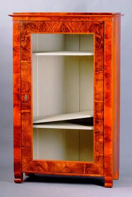 Glasvitrine, Österreich, um 1840/50, Nußbaum-/Wurzelnußfurnier, querverlegt, , kleine Ausbesserungen, Alters-u.Gebr.-sp., 160x100x47cm, 4 ...