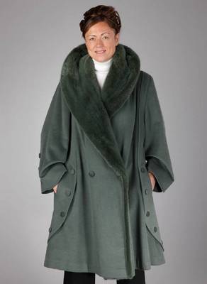Swinger mit Nerz, Gr. ca. 46, Innenlabel: Voss/Germany, grünes Cashmere mit grün eingefärbten Nerzteilen am Kragen und Revers, Zierknöpfe, 2 ...