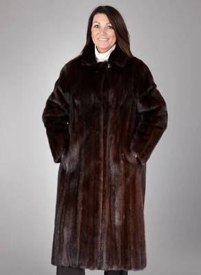 Dunkelbrauner Nerzmantel, Gr. ca. 40, längsverarbeitete Felle, 2 Einschub- taschen, Label: Pelze Väth, Canada Majestic Mink, braunes Innenfutter, ...