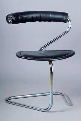 Freischwinger-Stuhl, um 1965/70 , Wewerka, Gestell Metall, schwarzer Lederbezug, Gebr.-Sp., ca.75x65x56 cm, Sh. 45 cm
