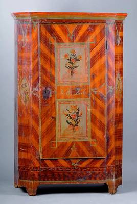 Bauernschrank, deutsch, um 1826, WH, alte Bemalung z.T. aufgefrischt, orig. Beschl., Ecken abgeplattet, st. Gebr-Sp., alt belassen,ca. 161x101x50 cm