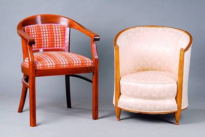 Schreibtischstuhl, deutsch, um 1910, poliert, neu bezogen, gebogene Lehne, l. Gebr.-Sp., ca. 83x61x57 cm, Sh. 50 cm