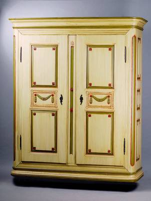 Schrank, Pfalz, um 1810, WH auf Rahmen gearb., reich profiliert, Ecken abgerundet, Rosettenverz., Freundschaftsbänder u. Schuppendekor, sek. ...