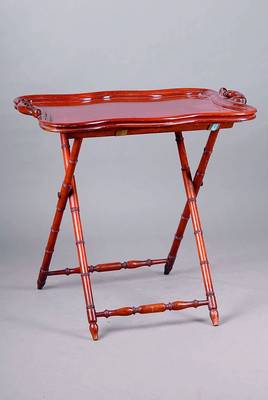 Engl. Tabletttisch, um 1860/70, viktorianisch, Mahagoni, abnehmbares Tablett, Gestell m. Balusterbeinen, Gebr.-Sp., ca. 70x82x51 cm