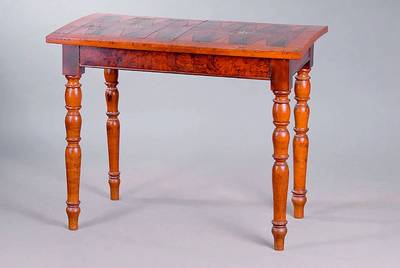 Spieltisch, deutsch, um 1780/90, Backgammon, Nußbaum massiv, Intarsien: Wurzelnußfurnier, Ahorn u. Rosenholz, Ebenholz u. Elfenbeinintarsien, alt ...