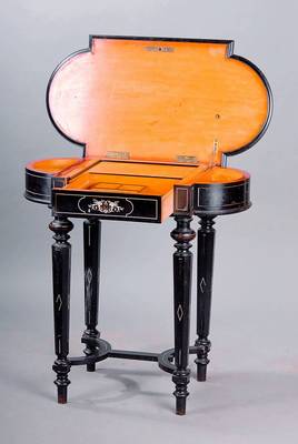 Schminktisch, Frankreich, um 1870, Napoleon III, Holz schwarz gefasst, Inneneinrichtung Birke, Elfenbeinintarsien, teils fehlend, st. Gebr.-Sp., alt ...