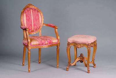 Hocker, Frankreich, um 1900, WH, goldfarben gefasst, reich geschnitzt, Bezug sek., Rokokostil, st. Gebr.-Sp., alt belassen, ca. 53x36x43 cm